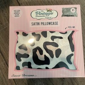 Satin pillowcase leopard